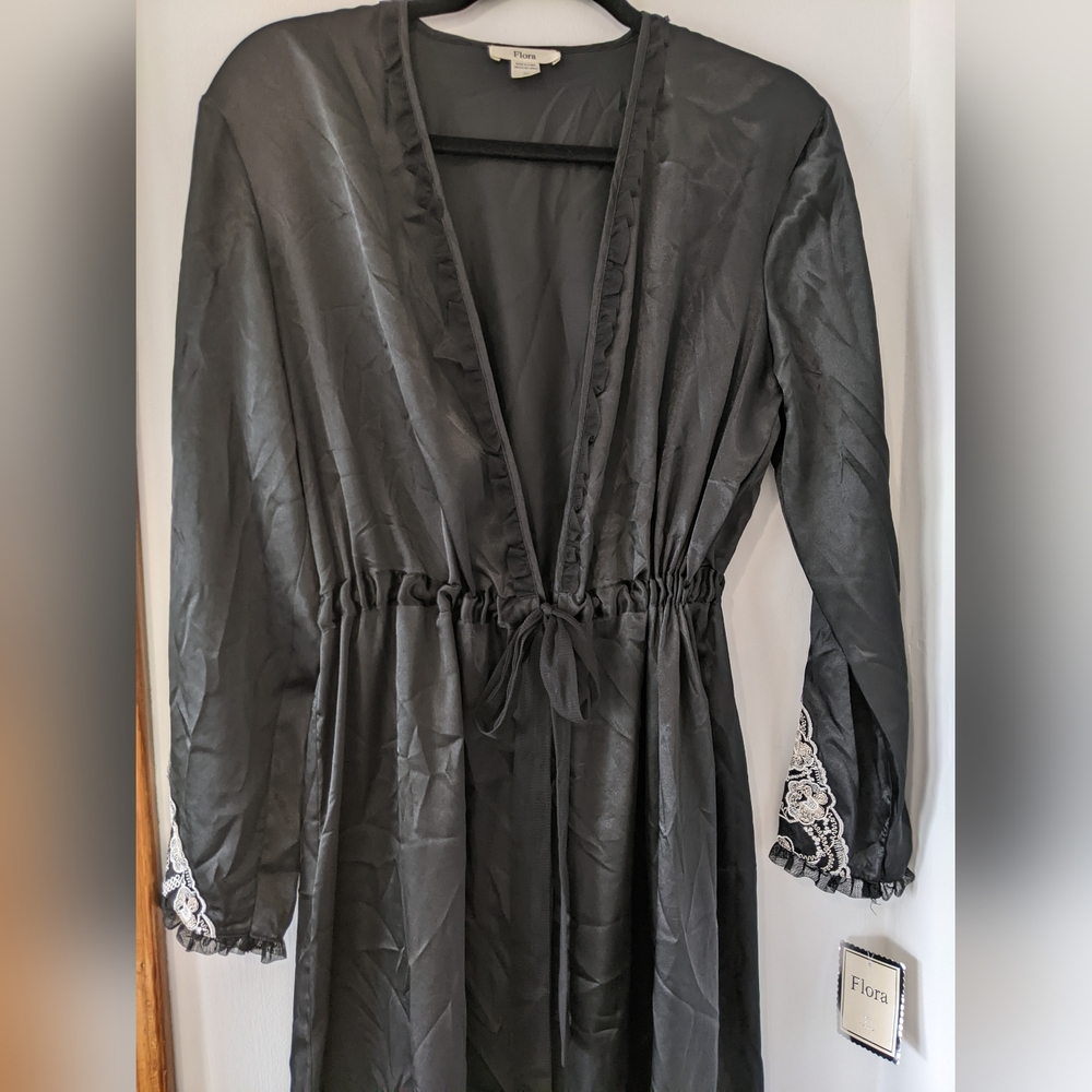 Flora Division of Flora Nikrooz Long Silky Robe, NWT, Small/Medium